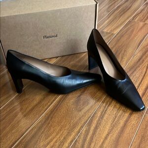 Flattered Black Pointed-Toe Mid Block Heel Pumps